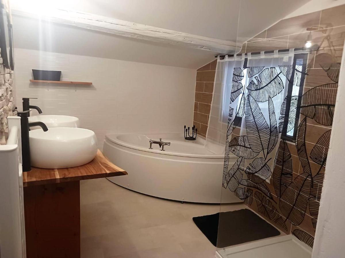 Bed and Breakfast La Cachette Aigues-Vives  Exterior foto