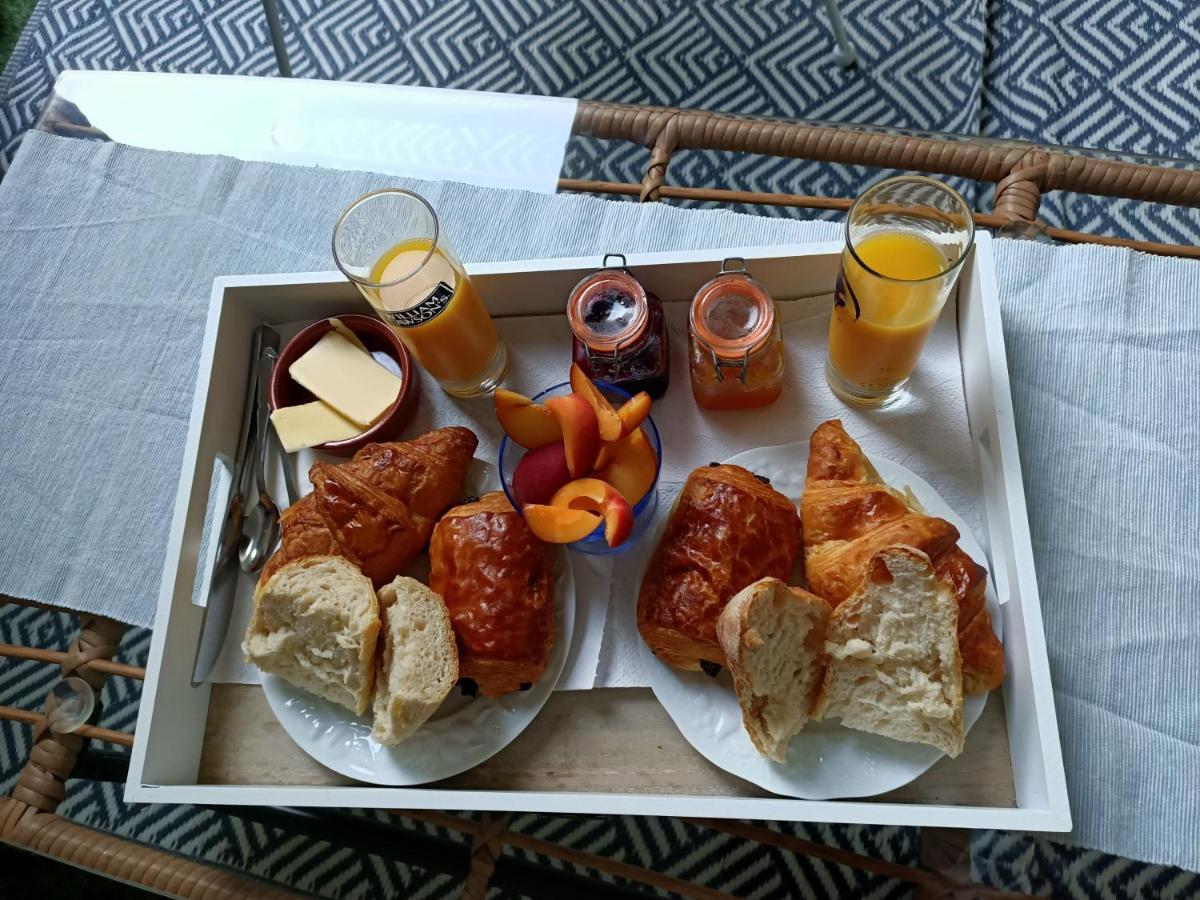 Bed and Breakfast La Cachette Aigues-Vives  Exterior foto