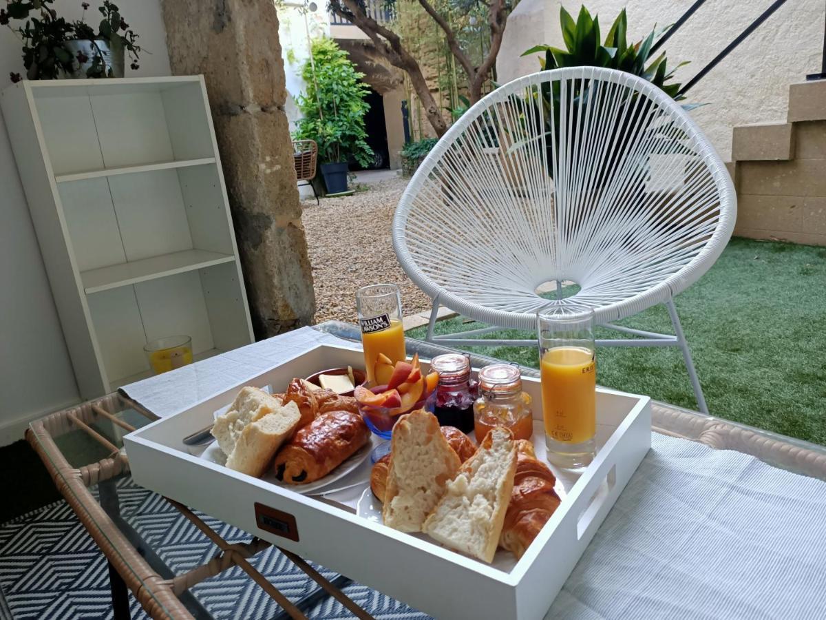Bed and Breakfast La Cachette Aigues-Vives  Exterior foto