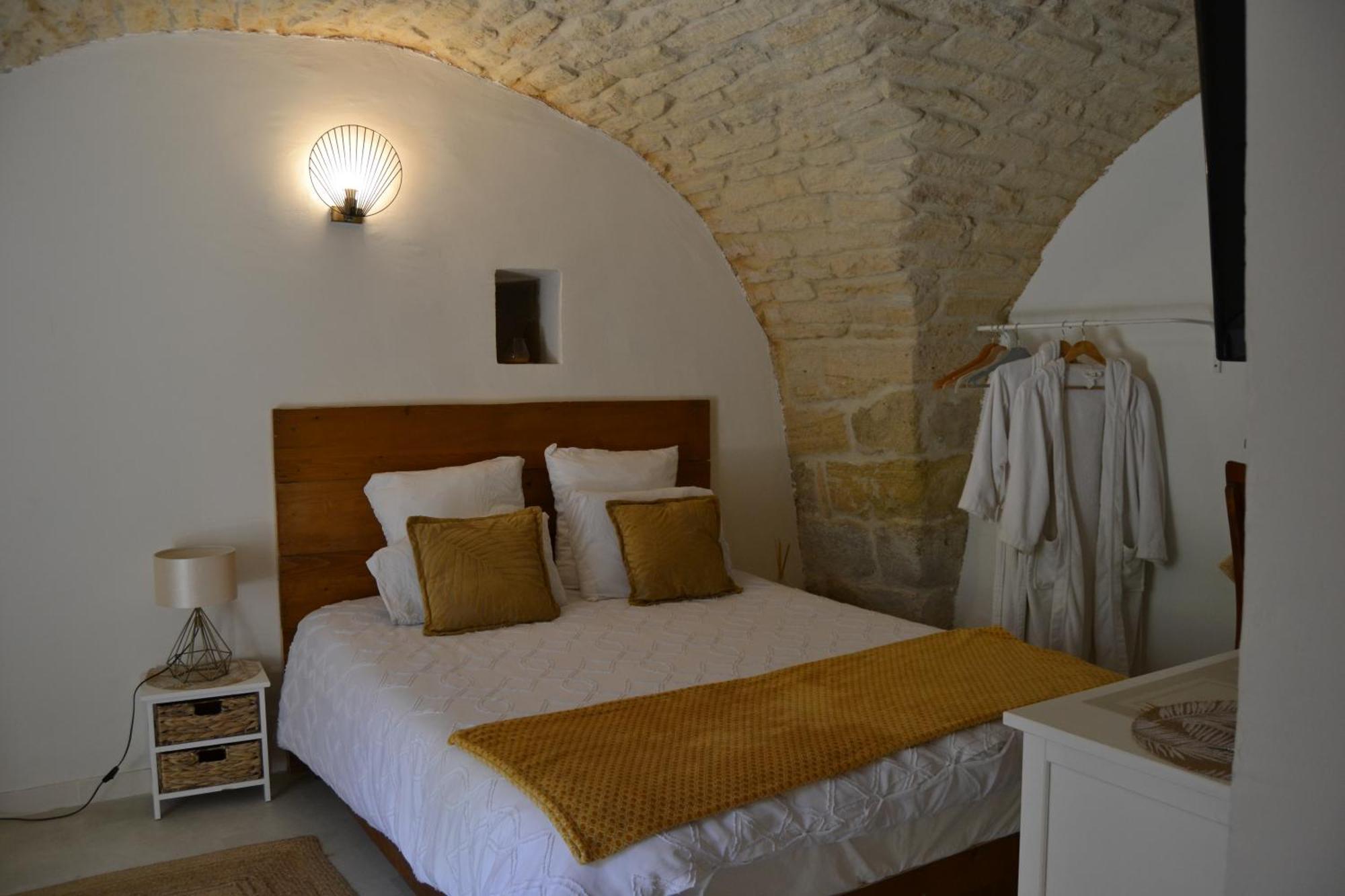 Bed and Breakfast La Cachette Aigues-Vives  Exterior foto