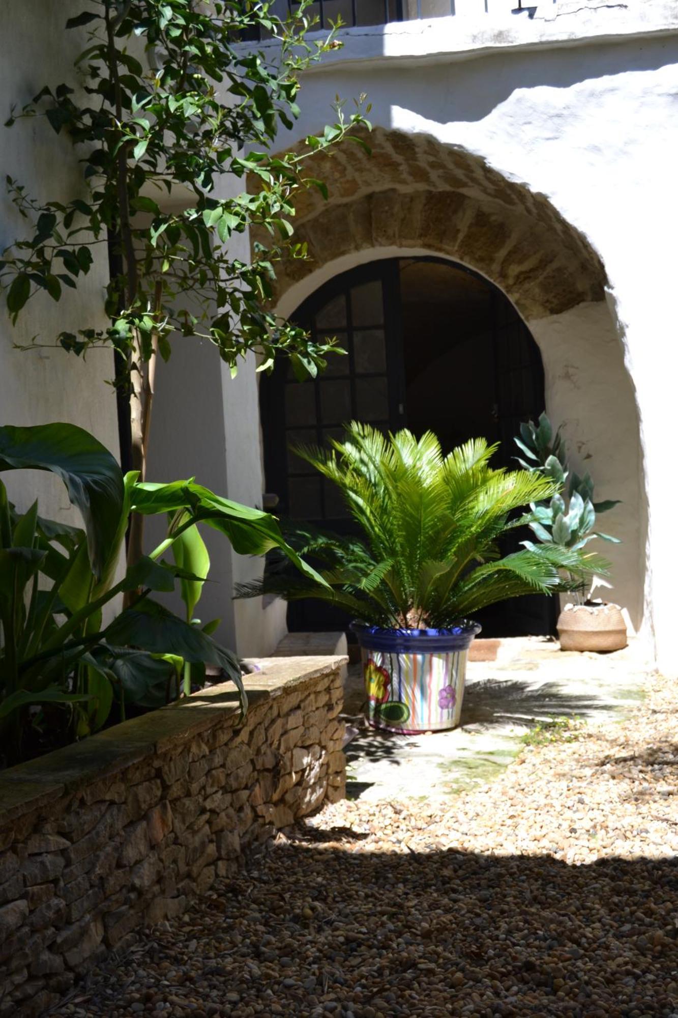 Bed and Breakfast La Cachette Aigues-Vives  Exterior foto