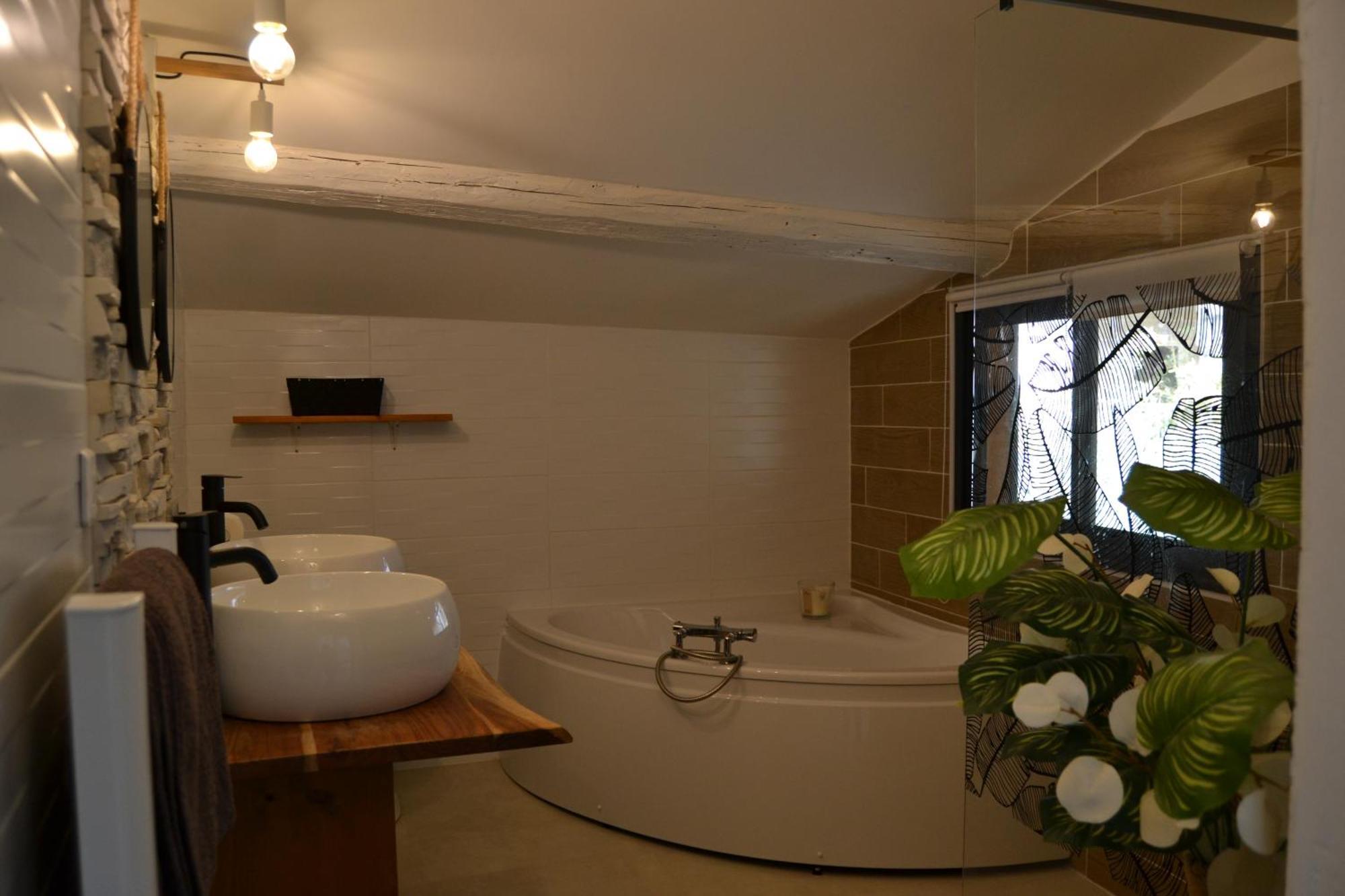 Bed and Breakfast La Cachette Aigues-Vives  Exterior foto