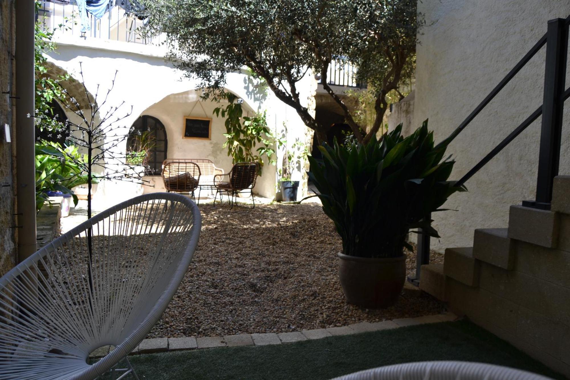 Bed and Breakfast La Cachette Aigues-Vives  Exterior foto